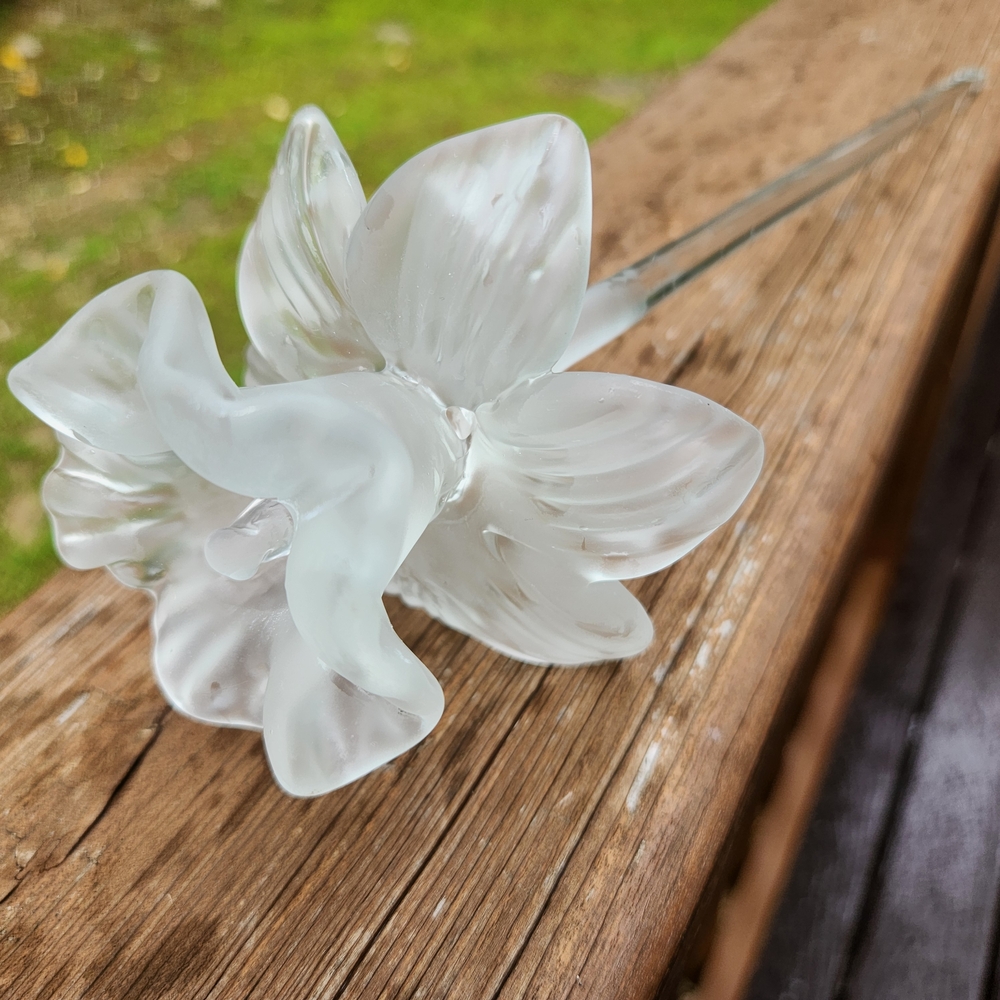 Hand Blown Long Stem Frosted Glass Daffodil